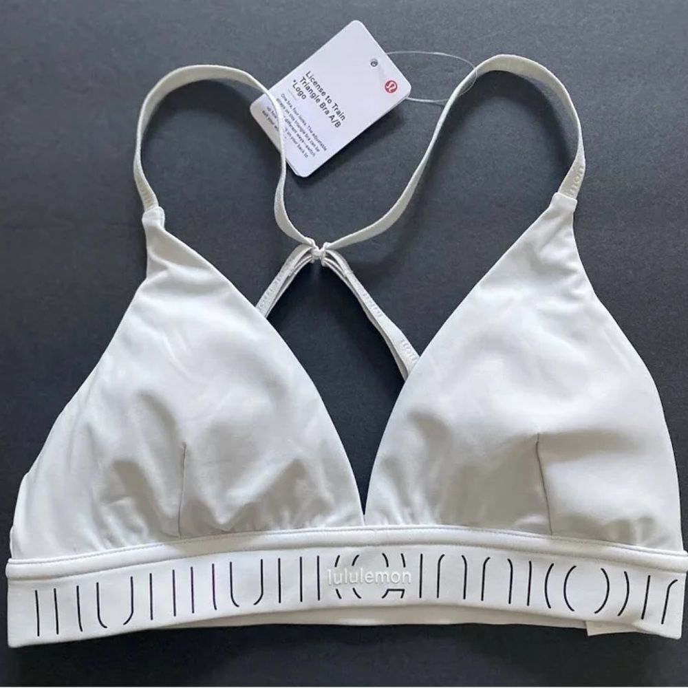 NWT 6 Lululemon License To Train Triangle Bra A/B Cup Vapor Convertible Sports